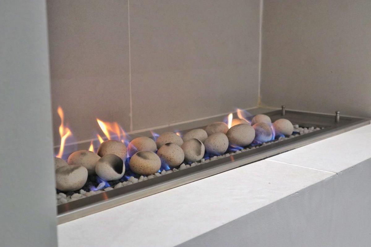Exquisite Family Cape Pool And Fire Pitt