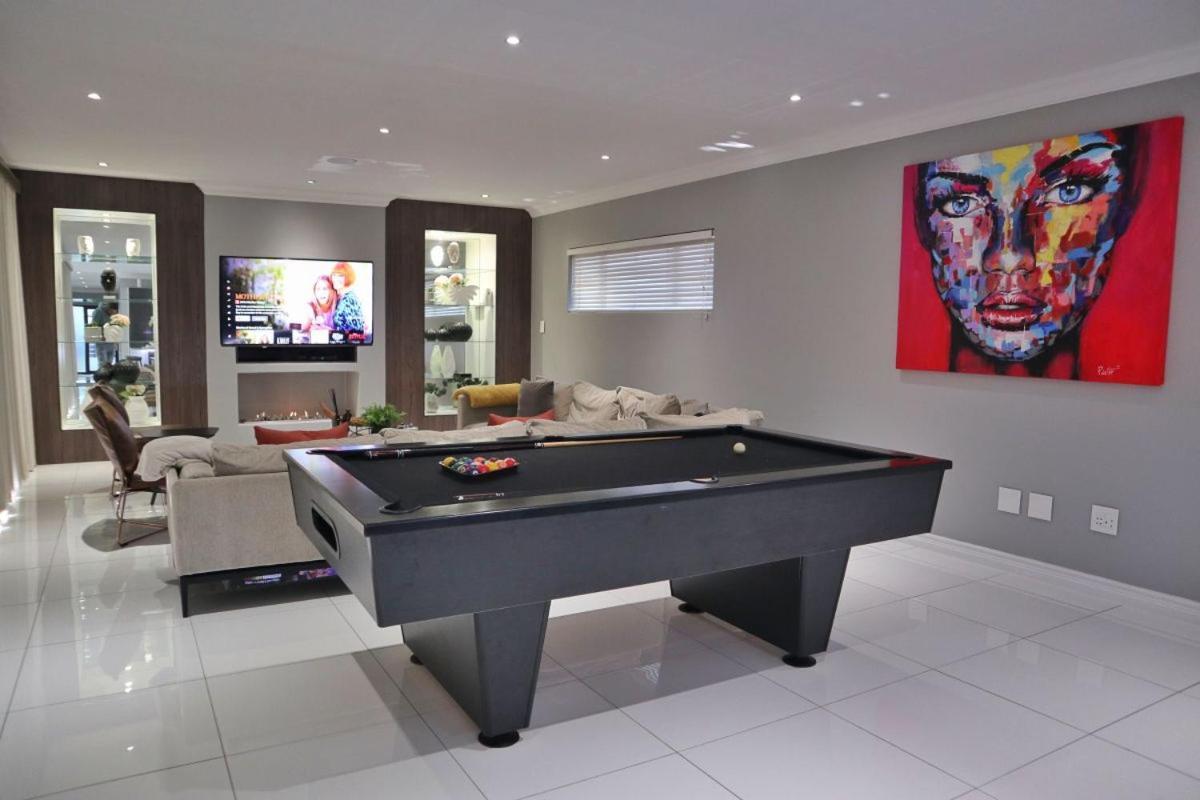 Holiday home Exquisite Family Cape Pool And Fire Pitt Cape Town