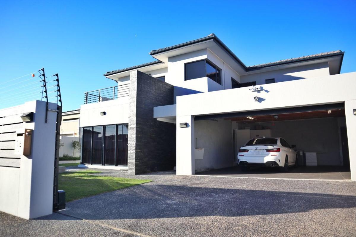 Exquisite Family Cape Pool And Fire Pitt *