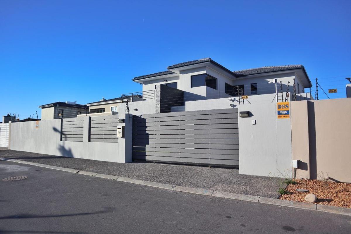 Holiday home Exquisite Family Cape Pool And Fire Pitt *