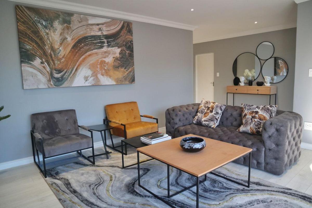 Holiday home Exquisite Family Cape Pool And Fire Pitt Cape Town