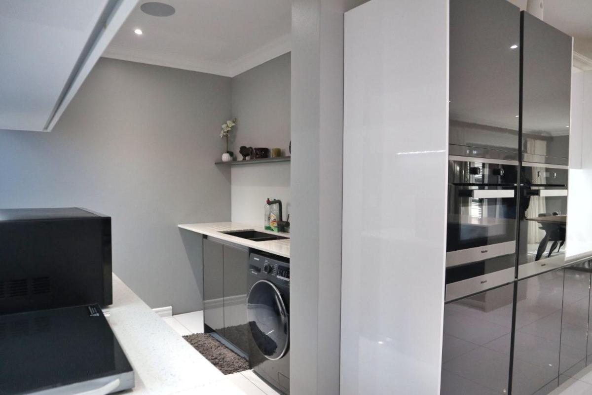 Exquisite Family Cape Pool And Fire Pitt * Cape Town